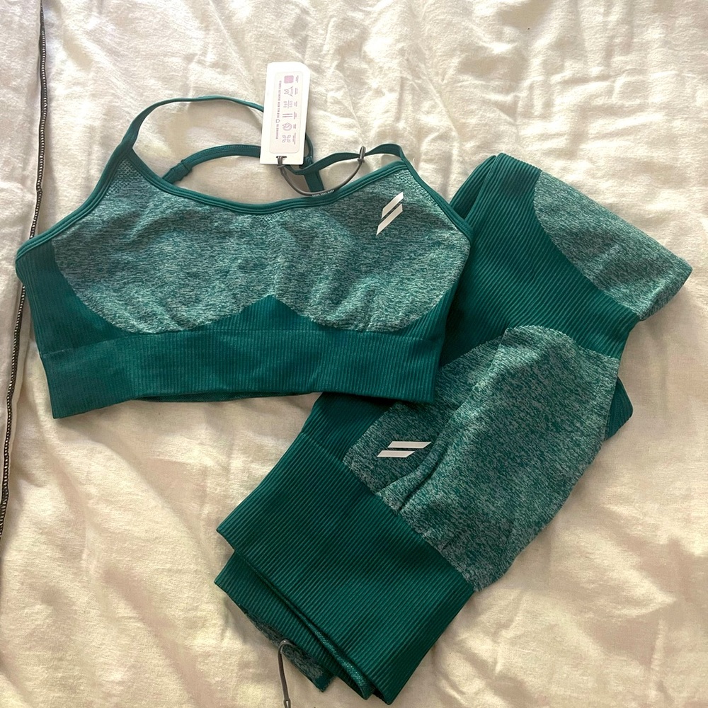Impact Seamless Bra + Legging Set in Forest Green